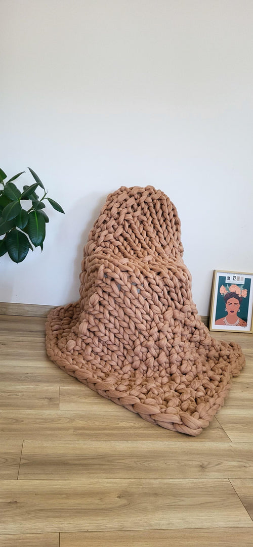 Hand Knit Chunky Merino Wool Blanket: Cozy Throw