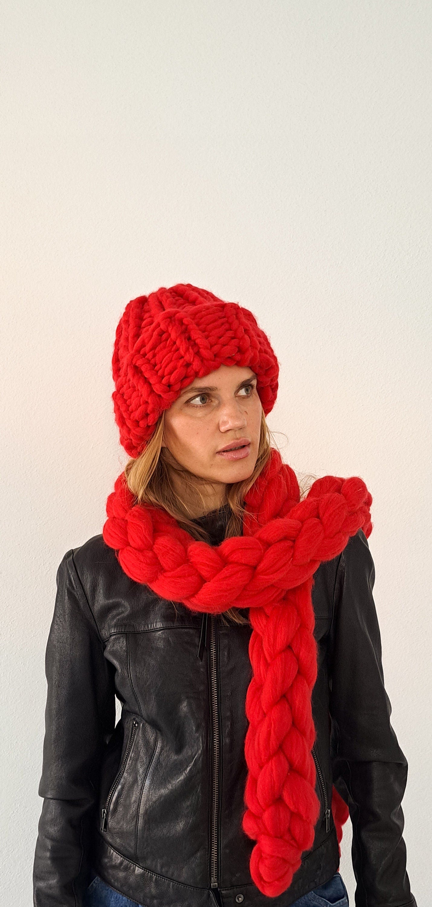 Super Chunky Knit Beanie and Scarf Set: 100% Merino Wool