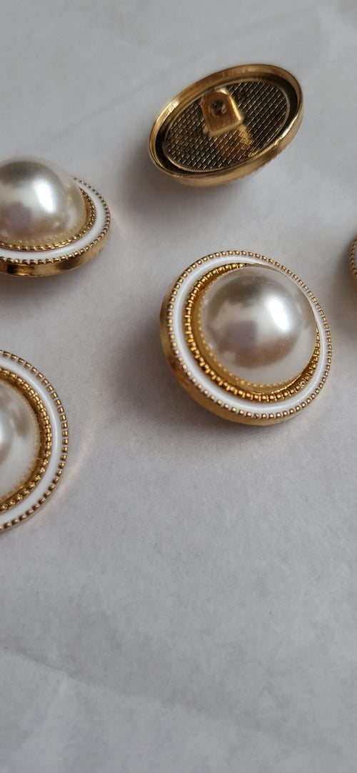 Gold metal pearl buttons 2.3 cm